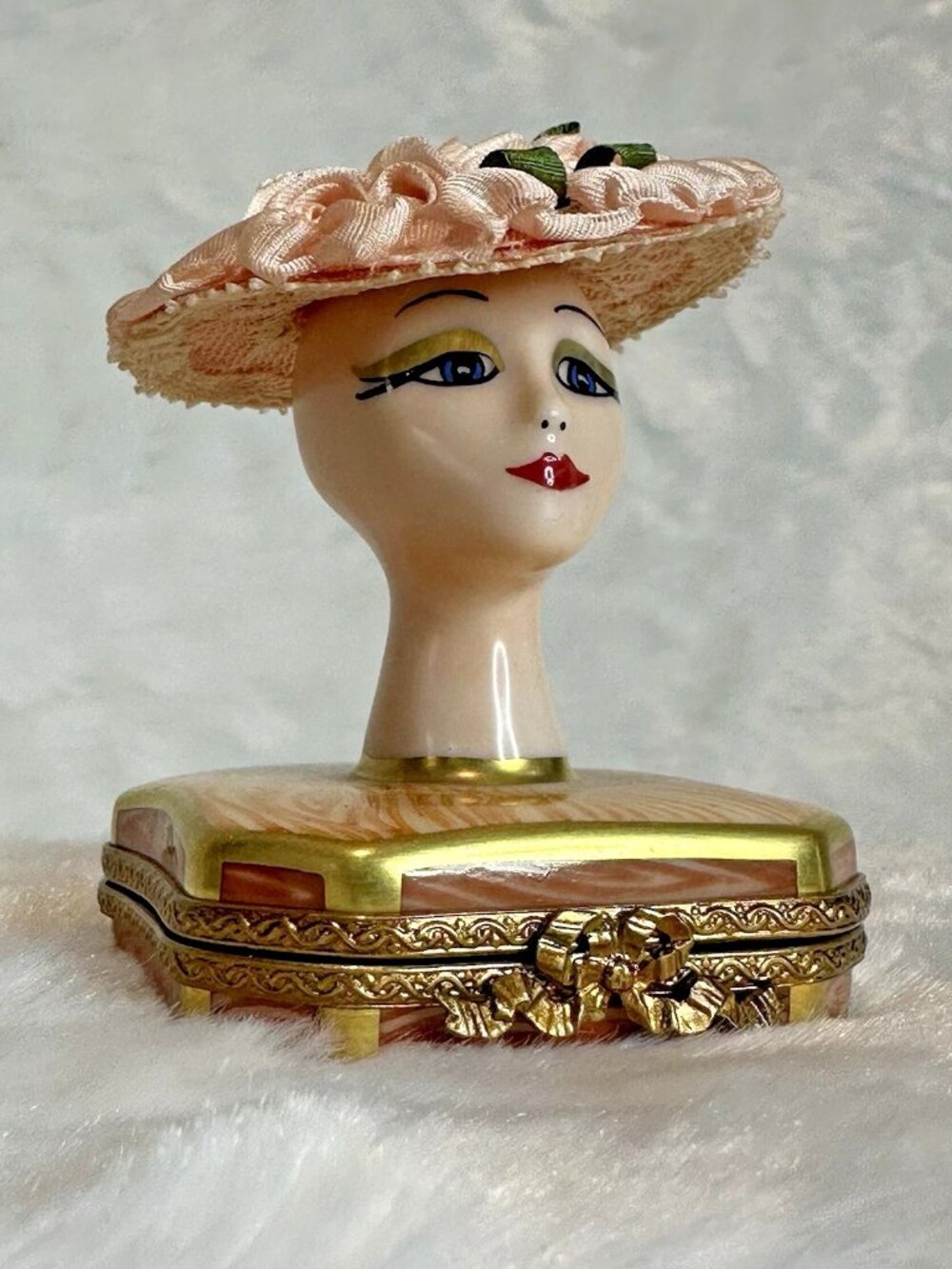 Rochard Limoges Trinket Box Woman in Pink Hat RARE!